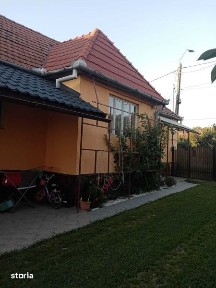 Vand casa 4 camere in Ideciu de Sus, zona centrala