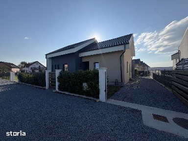 Casa 5 camere de vanzare in Sangeorgiu de Mures / 400 mp teren + 500 o