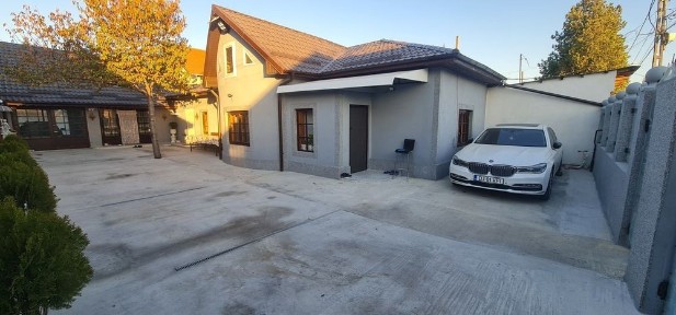 Casă 210 MP cu teren 600 MP