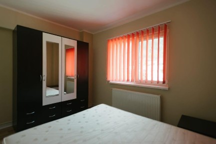 inchiriez apartament 2 camere Răcădău | Vedere pădure | Etaj 5/8 | Lift | Parcare | 450€