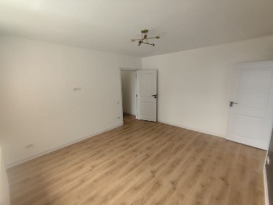 Apartament 3 camere statia de metrou 1Mai/Calea Grivitei