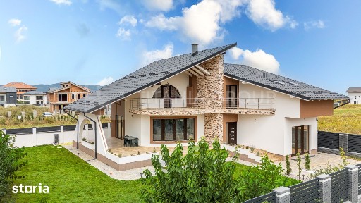 Vila cu arhitectura deosebita, teren 636mp, Cristian, Brasov