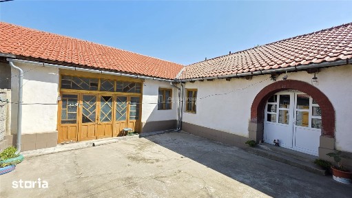 Petrilova | Casa cu 4400MP Teren | 9 Incaperi | ZERO COMISION
