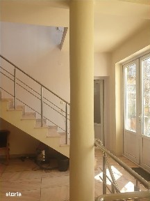 Casa cu etaj,teren 400 mp, pretabila : clinica, gradinita, birouri
