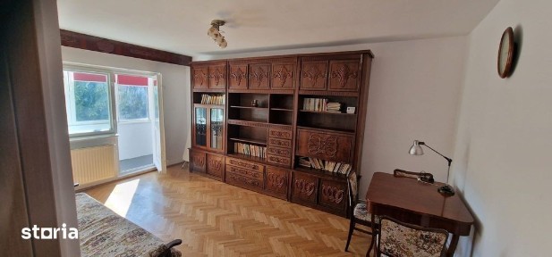 Apartament decomandat cu 4 camere de inchiriat - Calea București