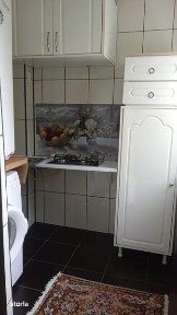 Proprietar vand garsoniera etaj 1/4