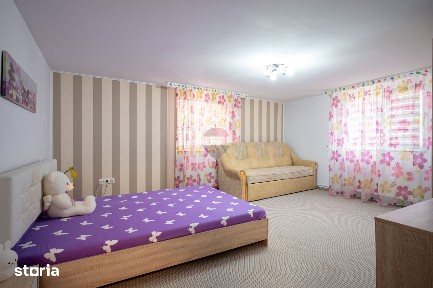 Apartament cu 3 camere, parcare, curte si spațiu depozitare în Sacele