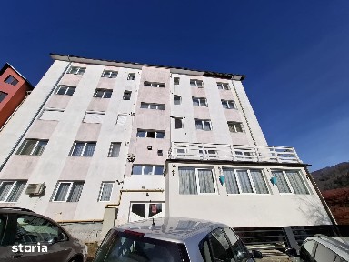 Loc. Cavnic - apartament 3 camere, situat in bloc izolat