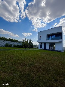 Vila moderna cu vedere directa la padure