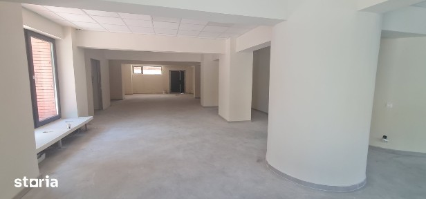 Spatiu Comercial, 220 m²