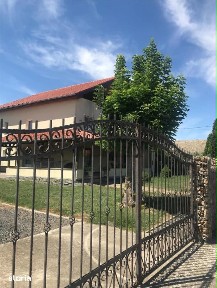 EXCLUSIVITATE ! Casa pe 3 etaje de vanzare in Cenad la pret de apartam