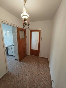 Proprietar vand apartament 3 camere la 7 minute de metrou, Emil Racovita, Piata Straduintei, liber