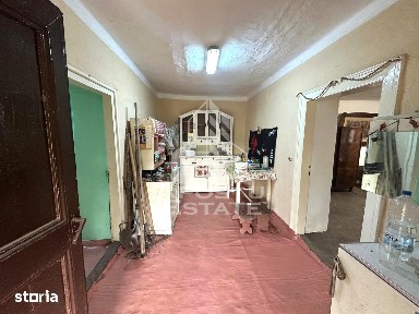 Teren cu casa de vanzare in Zimandu Nou