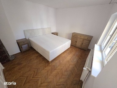 Casa cu 5 camere, zona Andrei Muresanu, Piata Engels, 120 mp