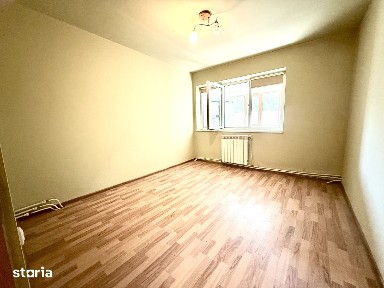 3 camere 75mp Parter zona Garii