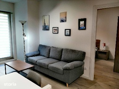 Inchiriez apartament 2 camere central Record Park cu parcare