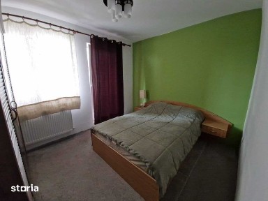 Inchiriez apartament Eroilor cu parcare