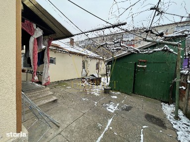 Casa cu 2 spatii comerciale si 2 apartamente | zona Lipovei