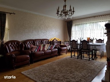 CASA CU ETAJ IN ORAS