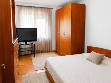 Apartament 3 camere, Târgu Jiu - Piața Mică. 70 mp