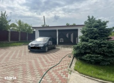 Casa cu curte mare in Barnova