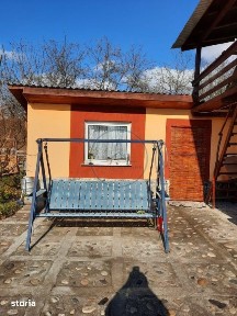 Casa de vanzare Dumitra,teren 1000mp