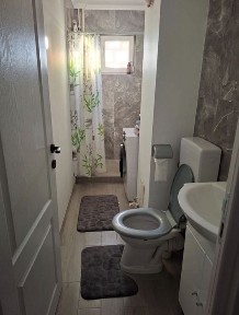 Vand apartament cu doua camere, zona Velenta