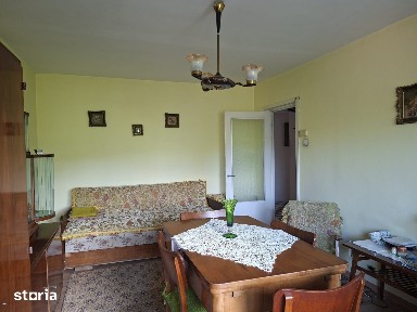 Apartament cu 4 camere de vanzare/centru Turda