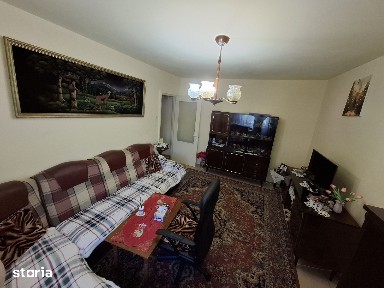 Apartament 3 camere centrala gaz Casa de Cultura