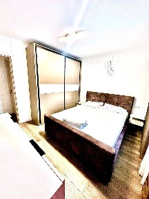 Poarta 6, apartament decomandat cu 3 camere