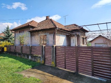 Proprietate deosebită Sântandrei - 3 clădiri, teren 1.490 mp, 5 km de Deva și de Simeria