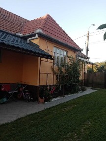 Vand casa 4 camere in Ideciu de Sus, zona centrala