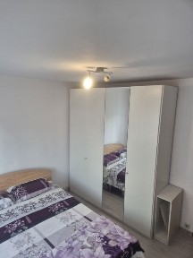 Apartament decomandat, Cornițoiu, Liceul Bibescu (Restaurant Olimp)