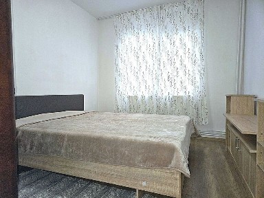 Apartament de vânzare cu 2 camere, semidecomandat, etaj intermediar, Cartier Aurel Vlaicu - zona Lebada Arad