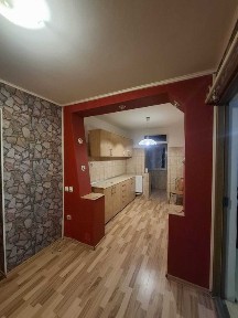 Apartament 3 camere, decomandat, Strada Savinesti, Etaj 1, Tg Jiu