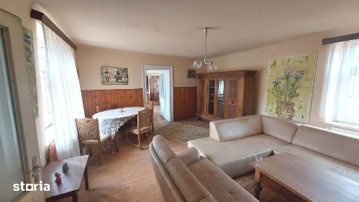 Apartament 5 camere la casa zona ultracentrala in Cisnadie