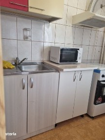 Inchiriez garsoniera Piata Moghiorosi