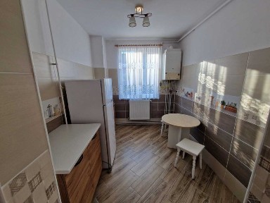 Apartament cu 2 camere, renovat în 2022, cu balcon, de vânzare - Sfântu Gheorghe, Aleea Teilor