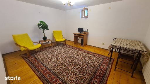 Casă de vânzare în Curtea de Argeș.