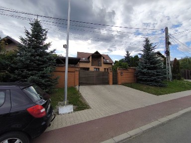 Proprietar vând casa parter etaj și mansardă str Tărpiului 31G panouri fotovoltaice și baterie acumulare 15kw