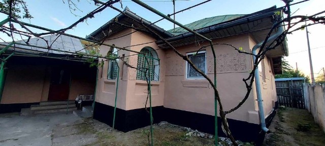 Vând casă com Ioneşti,sat Ilieşti,jud Gorj