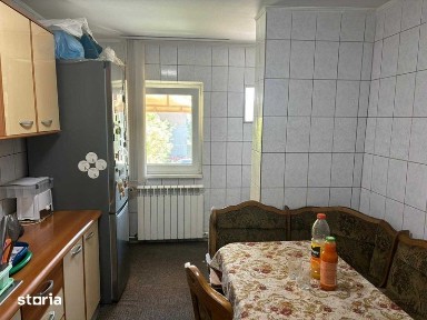Vand apartament 4 camere