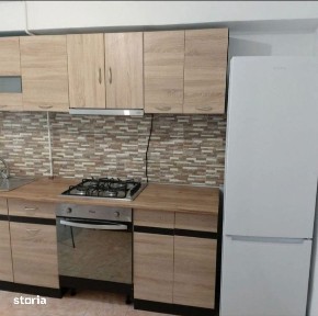 Închiriez apartament