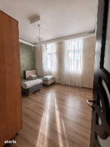 Apartament 2 camere 50 mp utili parter la curte zona Centrul Istoric