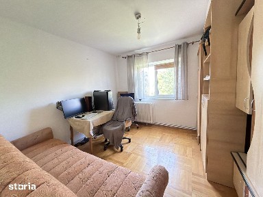 PACURARI-PETRU PONI,ap.2 camere,decomandat,et.2/4,geam la baie!