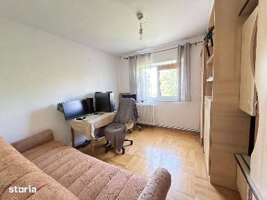 PACURARI-PETRU PONI,ap.2 camere,decomandat,et.2/4,geam la baie!