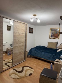 Vand casa 2 camere