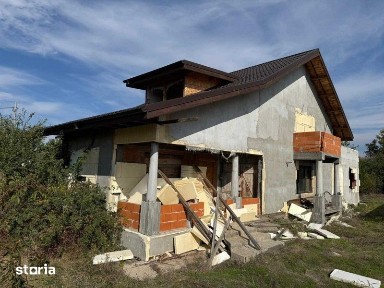 Vand casa cu teren in frumusani