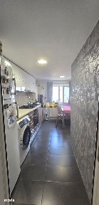 Casă cu 4 camere, 2 băi și 2 bucătării - zona Brătianu, lângă Lidl