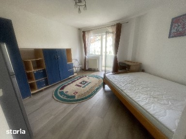 Garsonieră etaj 3 cu lift bulevardul Mihai Viteazu zona bisericii